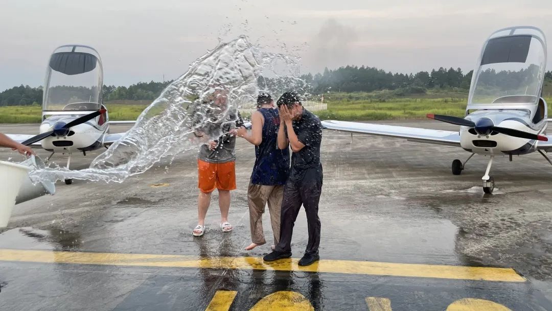 冲上云霄！湖南MG不朽情缘(中国区)官方网站通航学员成功单飞