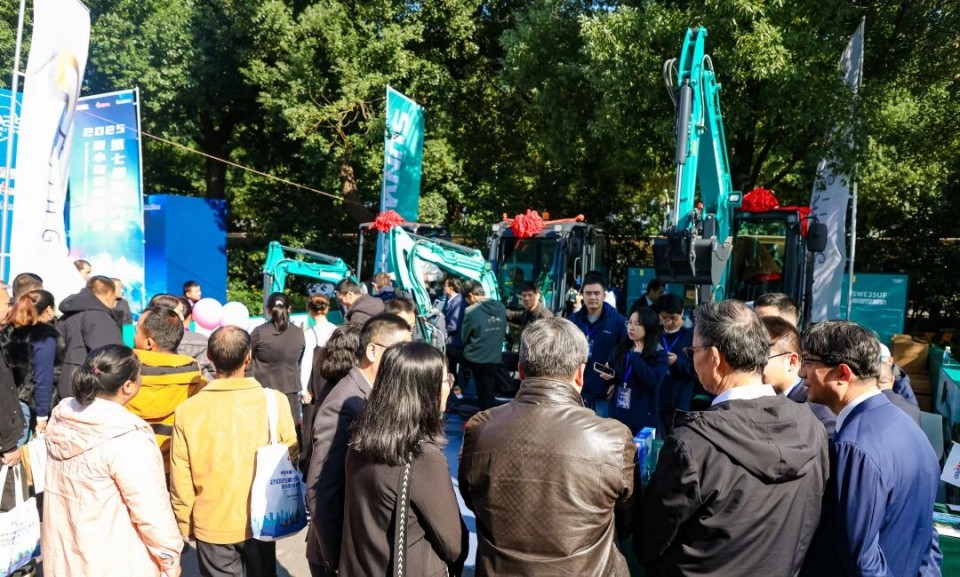 MG不朽情缘(中国区)官方网站智能微挖“天团”闪耀武汉，引领绿色施工潮流